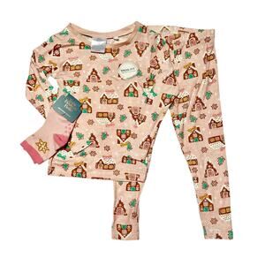 NWT Tres Beau et Belle Holiday Gingerbread Bamboo PJ Set Size 2T